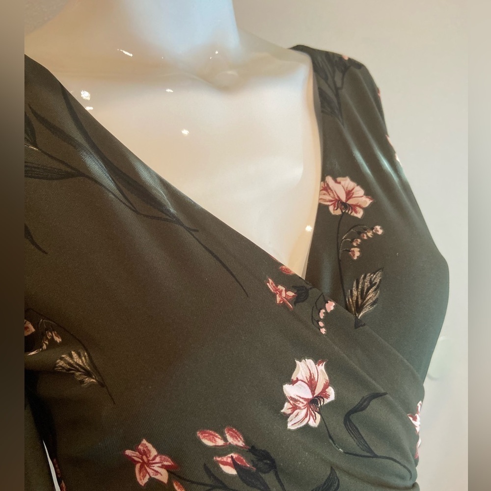 Lauren Ralph Lauren~Rich Deep Green Floral V-Neck Midi Sheath Dress~Size 4 - Picture 10 of 16
